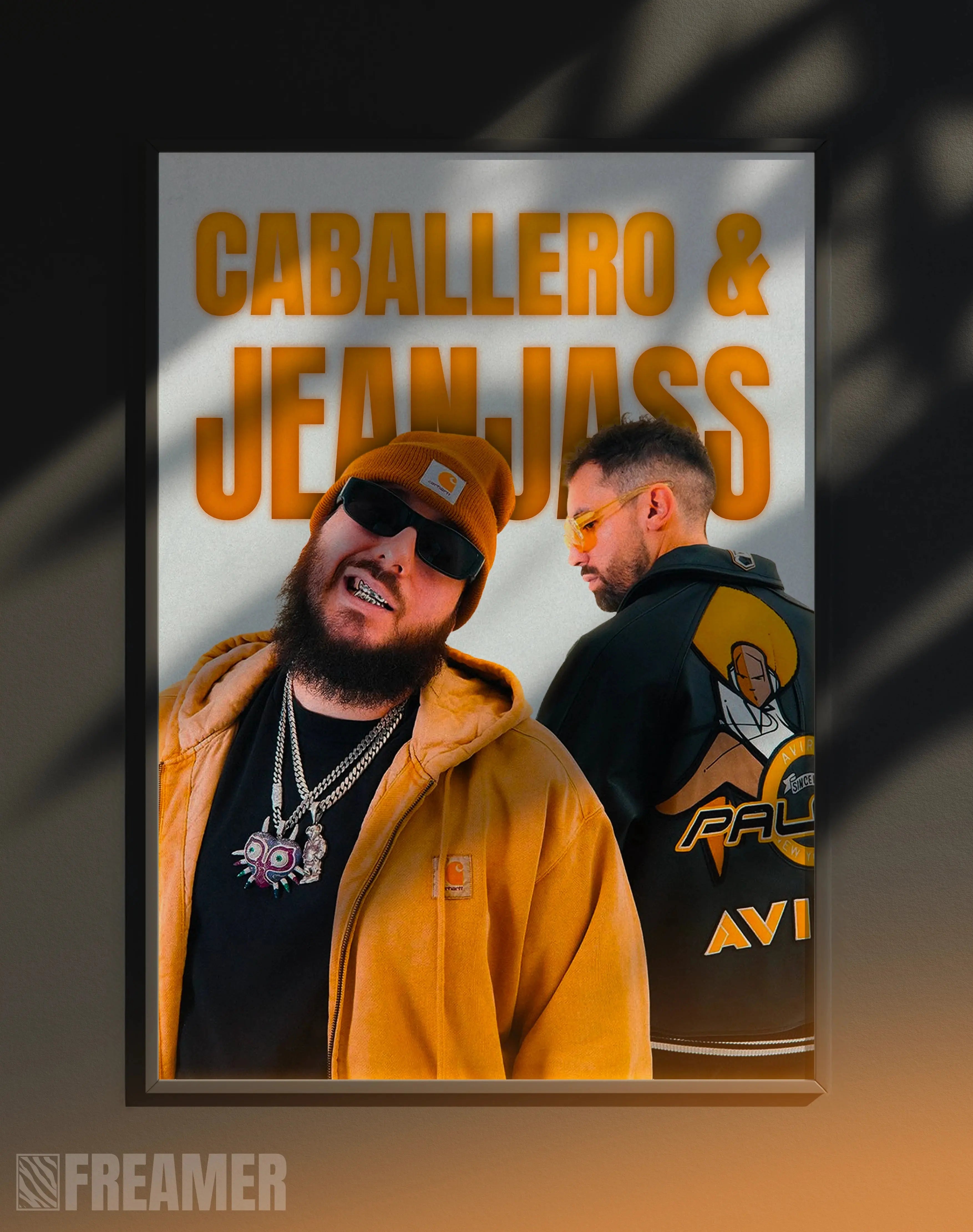 Poster mural "CABALLERO & JEANJASS" dans un cadre – vue de face, ambiance déco moderne, ton jaune