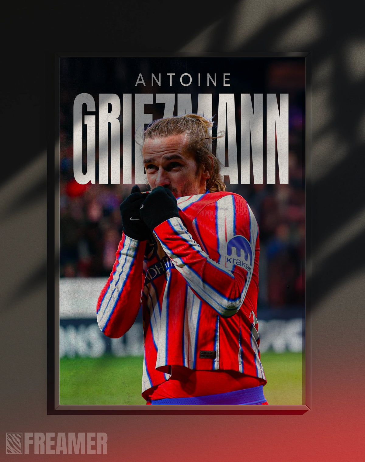 Poster mural "ANTOINE GRIEZMANN" dans un cadre – vue de face, ambiance déco moderne, ton rouge et blanc