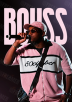 Design complet du poster "BOUSS" – version sans cadre, visuel artistique, ton rose