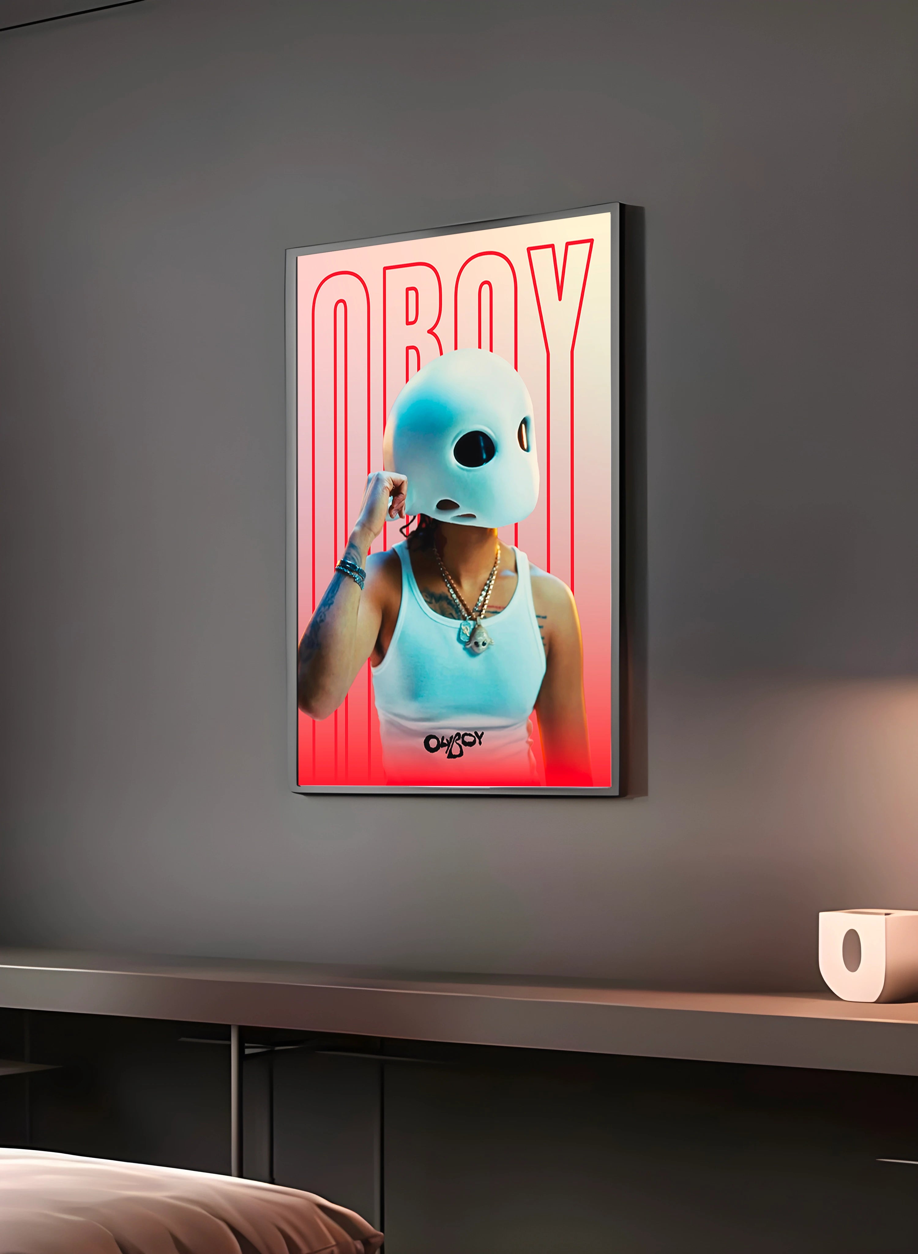 Poster "OBOY" en perspective 3/4 – dans un cadre, ambiance déco, ton rouge