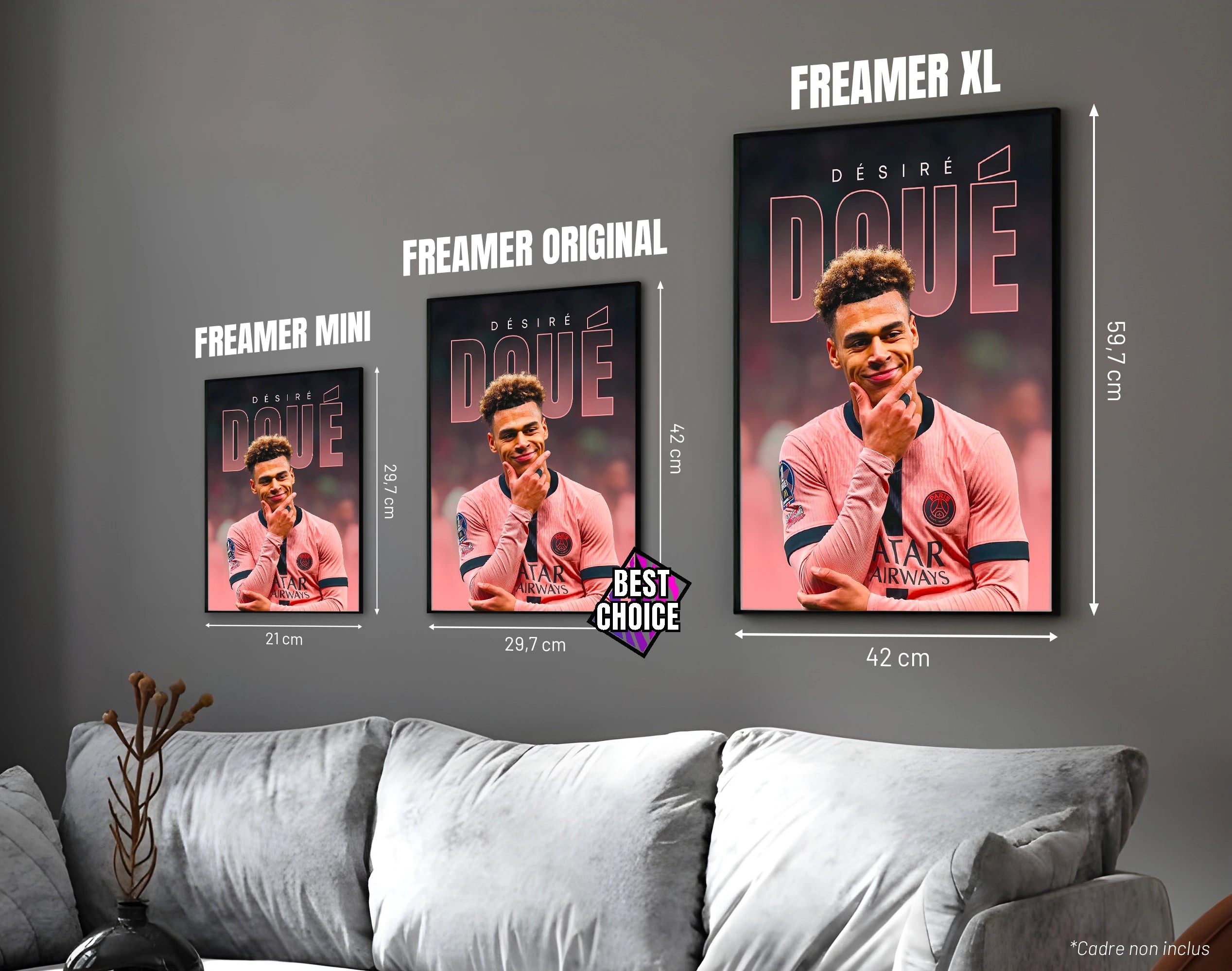 Posters "DÉSIRÉ DOUÉ" – ton rose - formats A4, A3 et A2 dans cadres, comparaison des tailles avec dimensions