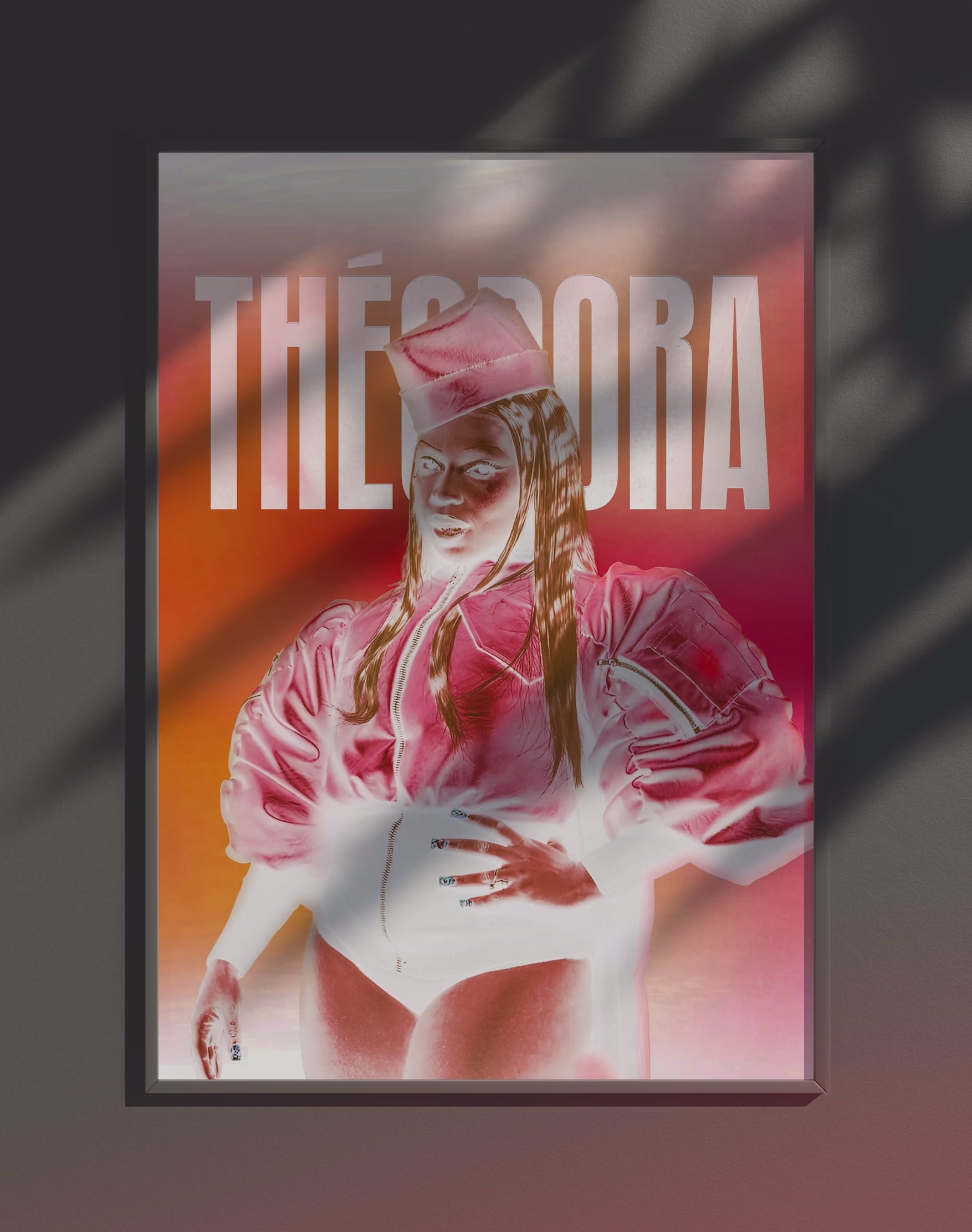Poster dynamique "THÉODORA" – version animée dans cadre, effet vivant, ton rouge
