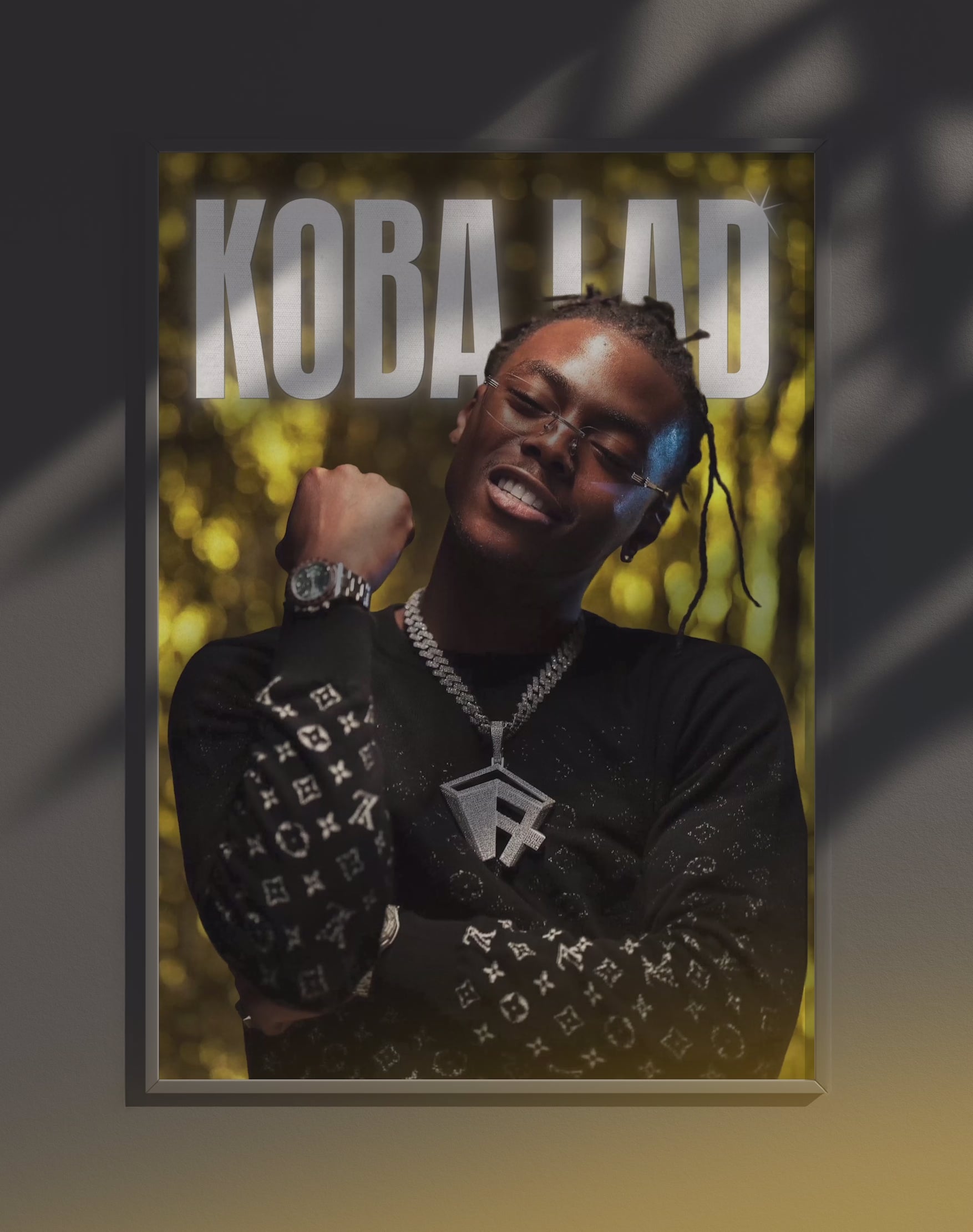 Poster dynamique "KOBA LAD" – version animée dans cadre, effet vivant, ton jaune