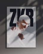 Poster dynamique "ZKR" – version animée dans cadre, effet vivant, ton gris